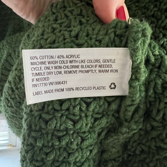 Green Cropped Sweater - Picture 3 of 3